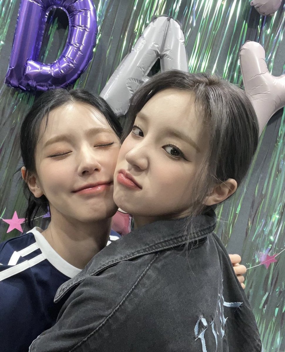Yuqi_mp4's tweet photo. 미연 인스타 속 #우기
분금치의 축복이 끝이 없구나..💕 https://t.co/x93uCaQdiK