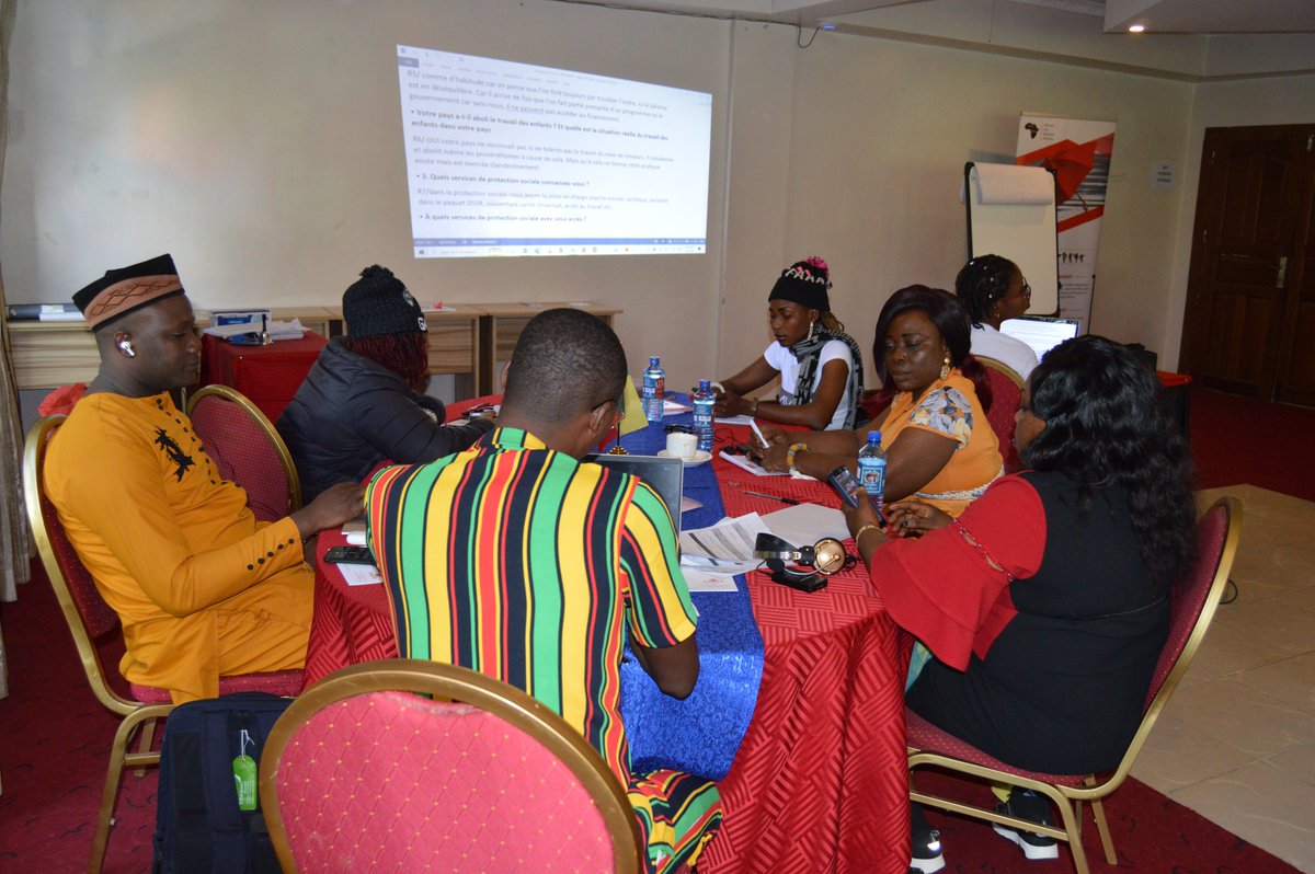 AfricaSexWork's tweet photo. The 3rd day of in-person training of the #2ndALESWA. @MalvinOngige explains community full engagement of sex workers in research increases their self-worth,agency,builds a sense of empowerment to advocate for increased control over their own lives & bodies.
#ALESWA,#1stALESWA https://t.co/kfUnevyloY