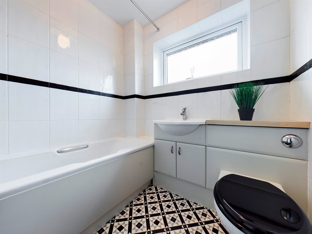 ⭐NEW PRICE⭐

📍 Barton Road, Davyhulme

*NO ONGOING VENDOR CHAIN* Presented in 'Ready to move into' condition. A spacious two double bedroom first floor flat with the added benefit of a garage. Own entrance door. 

£187,500

paulbirtlesestateagents.co.uk/properties-for…