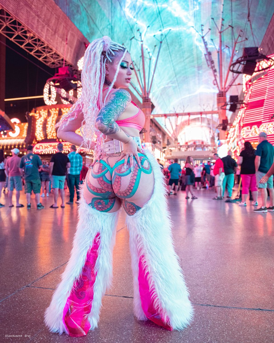 OctoBootyx (@octobootyx) on Twitter photo DJiNG AT <a href="/hustlervegas/">Larry Flynt's Hustler Club Las Vegas</a> EVERY FRiDAY & SATURDAY 11 -2. LET ME POUR SOME 🆓 SHOTS iN YOUR PiE HOLE. 🤣 DJiNG AT <a href="/hustlervegas/">Larry Flynt's Hustler Club Las Vegas</a> EVERY FRiDAY & SATURDAY 11 -2. LET ME POUR SOME 🆓 SHOTS iN YOUR PiE HOLE. 🤣