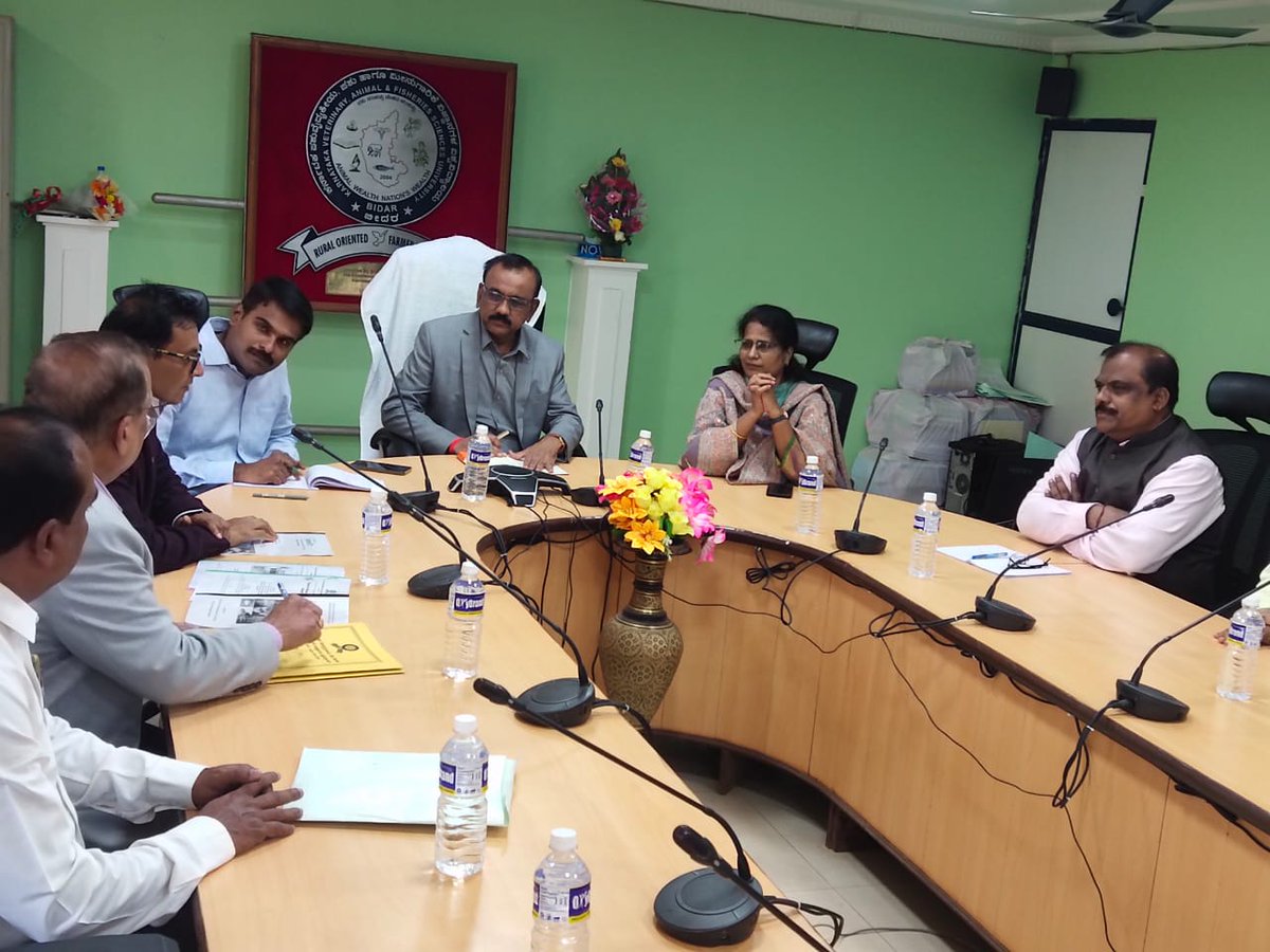 nfdbindia's tweet photo. Dr @Suvarnach5, IFS, CE, @nfdbindia &amp; Dr @LNMurthyARS, SED, visited Karnataka Veterinary Animal &amp; Fisheries Sciences University #KVAFSU &amp; interacted with VC &amp; staff about projects, trainings &amp; extension activities. Also, Inspected #PMMSY scheme implementation in Bidar, #Karnataka https://t.co/hOUplG0isV
