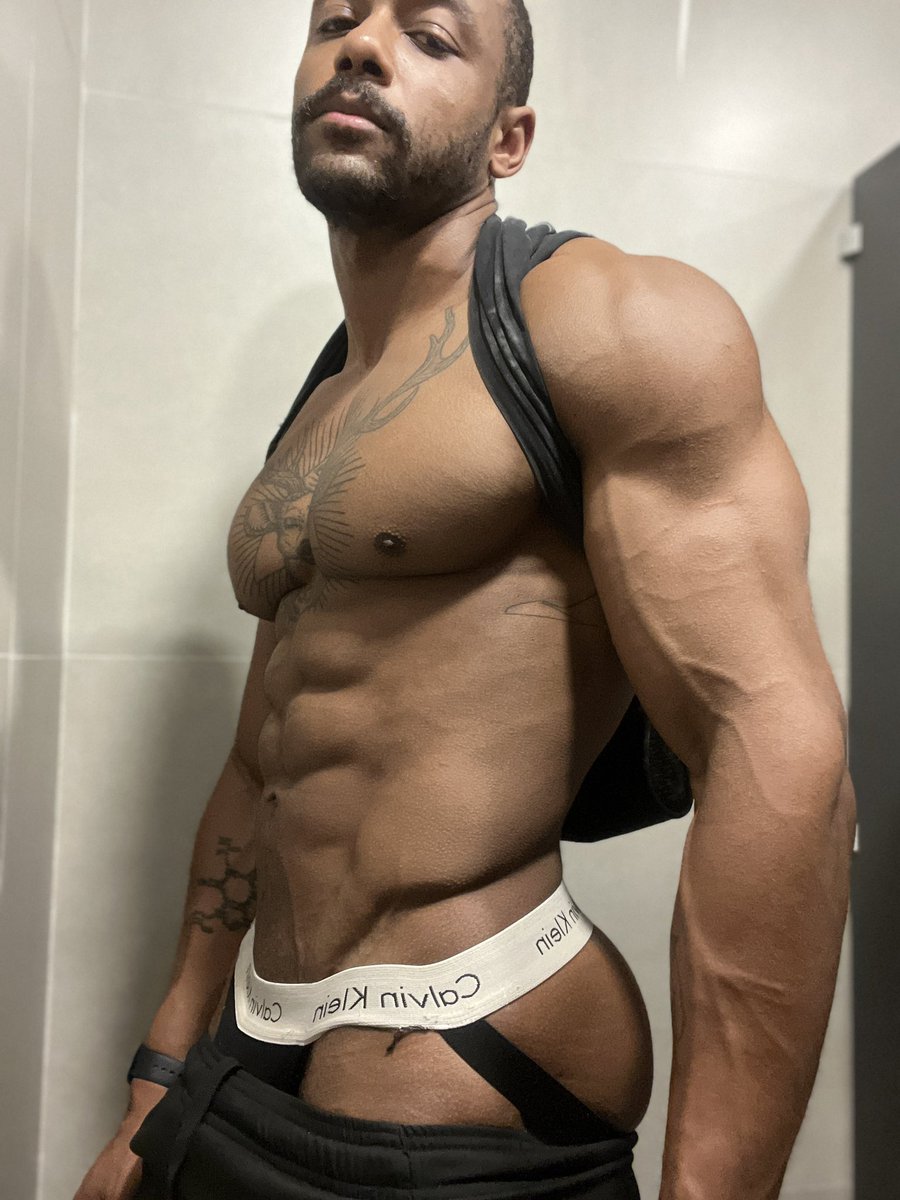 surnameantonio's tweet photo. Veins https://t.co/ABoph3nWvS