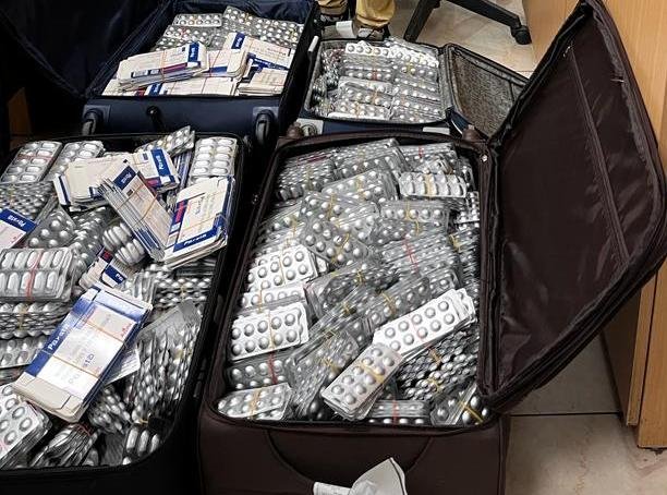 #CISF #seized #medicines worth Rs 86.40 #lakhs from #two #Cambodian #nationals at #IndiraGandhiInternationalAirport after #suspicious #activities of two #passengers at Check-in area was #noticed.
.
.
#delhi
#todaysvoice24news #india