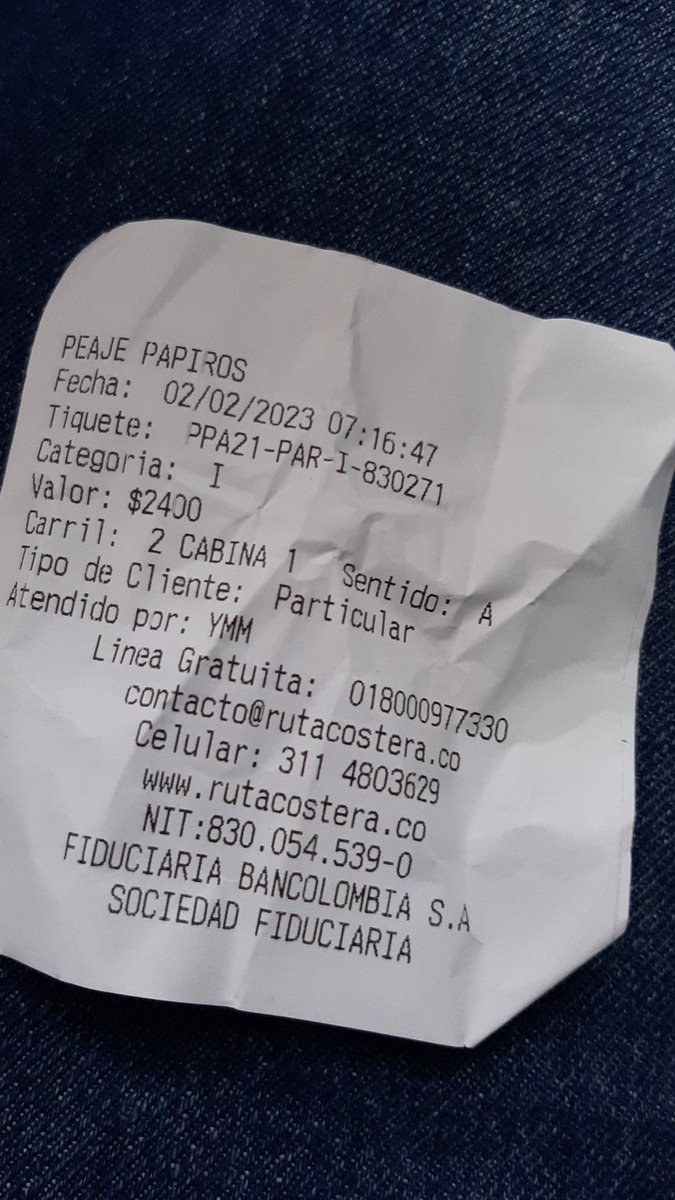 Freyador's tweet photo. Más  autoridad tiene un patrullero de tránsito que el alcalde de Puerto Colombia, siguen cobrando como si nada el peaje, más de 40 minutos perdidos ahí! @alcaldiaptocol @WlmanV hasta cuando? @Gobatlantico https://t.co/Jimm7QzkuY