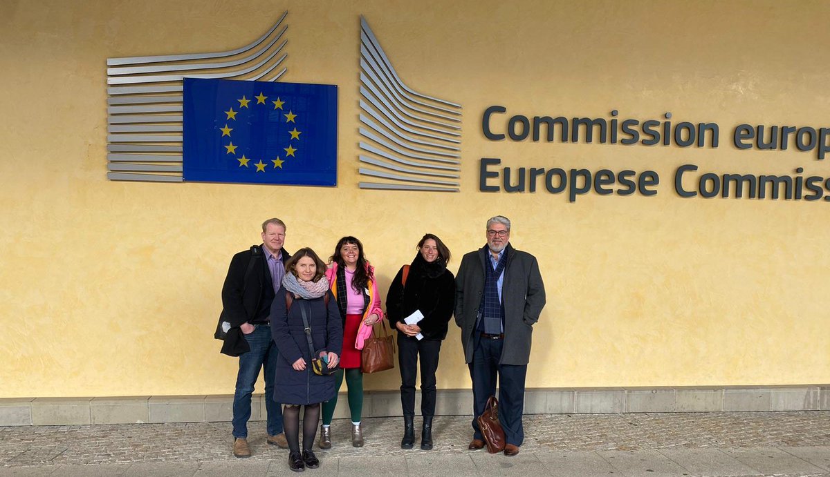 EuroheatPower's tweet photo. Today we met @TimmermansEU's cabinet to present the 10-Point Plan initiative to accelerate the #EU #heat #transition🌿🤩
💪#Heating & #cooling is pivotal to achieving EU #energyindependence, #decarbonisation & #supplysecurity.
🧵 1/7👉 We propose the following : https://t.co/nLibm5gri8