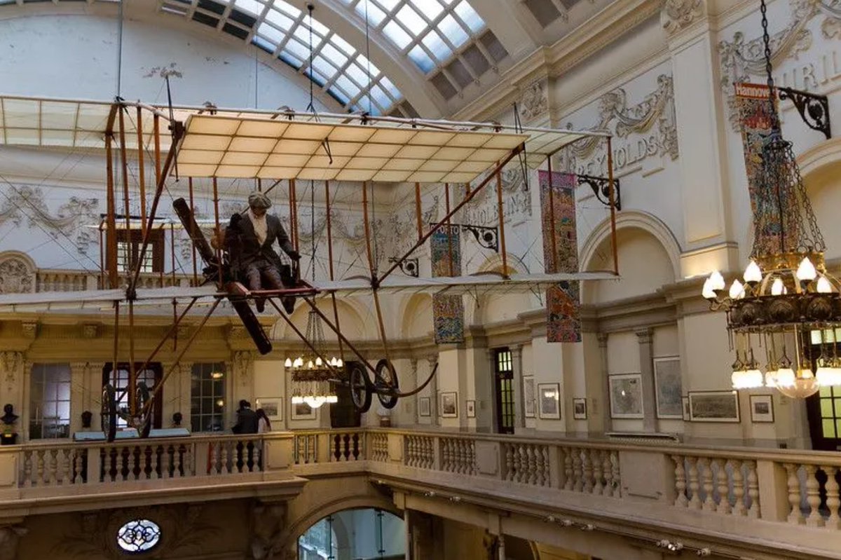 YellowCabBrist's tweet photo. Things To Do in Bristol. 💫 

Bristol Museum &amp; Art Gallery is a great way to escape from reality and have a peaceful and relaxing day. 🎨 

#ThingsToDo #Bristol #Museum https://t.co/tn1qrhtoOS