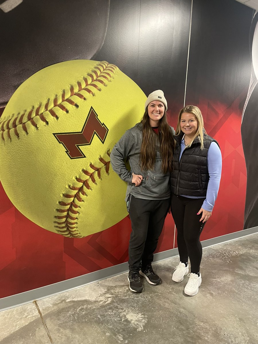 Miranda46217953's tweet photo. I am SO EXCITED so spend my next 4 years at Maryville University. Go Saints!!!❤️🖤🤍@MaryvilleSB @SbCheetahs @Cheetahs18uBB @BoDomeBville @Montini_AD https://t.co/VnsuvbrPk2