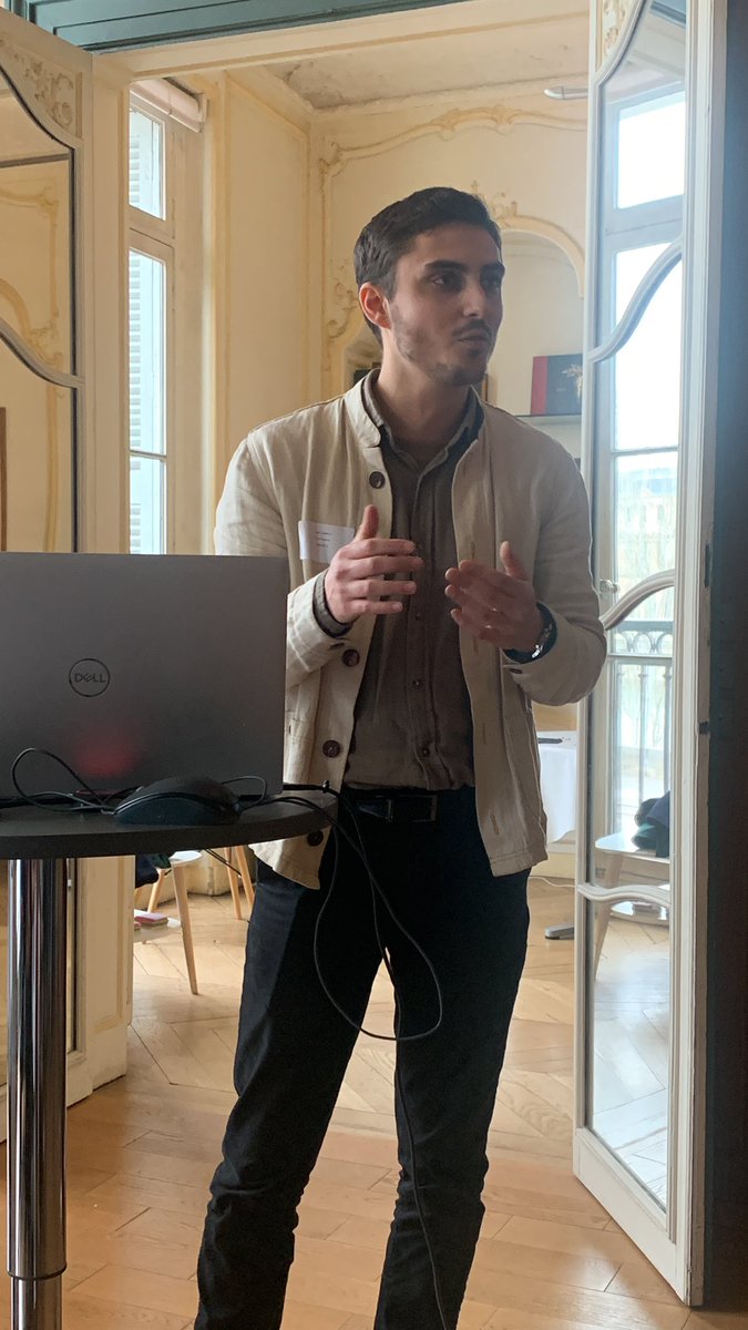Les_Coproduits's tweet image. Après le cocktail, session de pitch sur les #coproduits  on commence par @JoelLagneau  d’@InterChanvre @AMNuyttens
