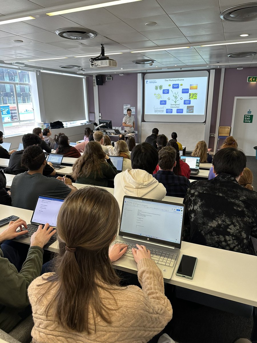 Great to have @ErikMurchie and Alexandra Burgess from @PlantSciNottm here today, presenting their work on measuring complex plant phenotypes, from photosynthesis to 4D form and function 🌱 🌾 🧬