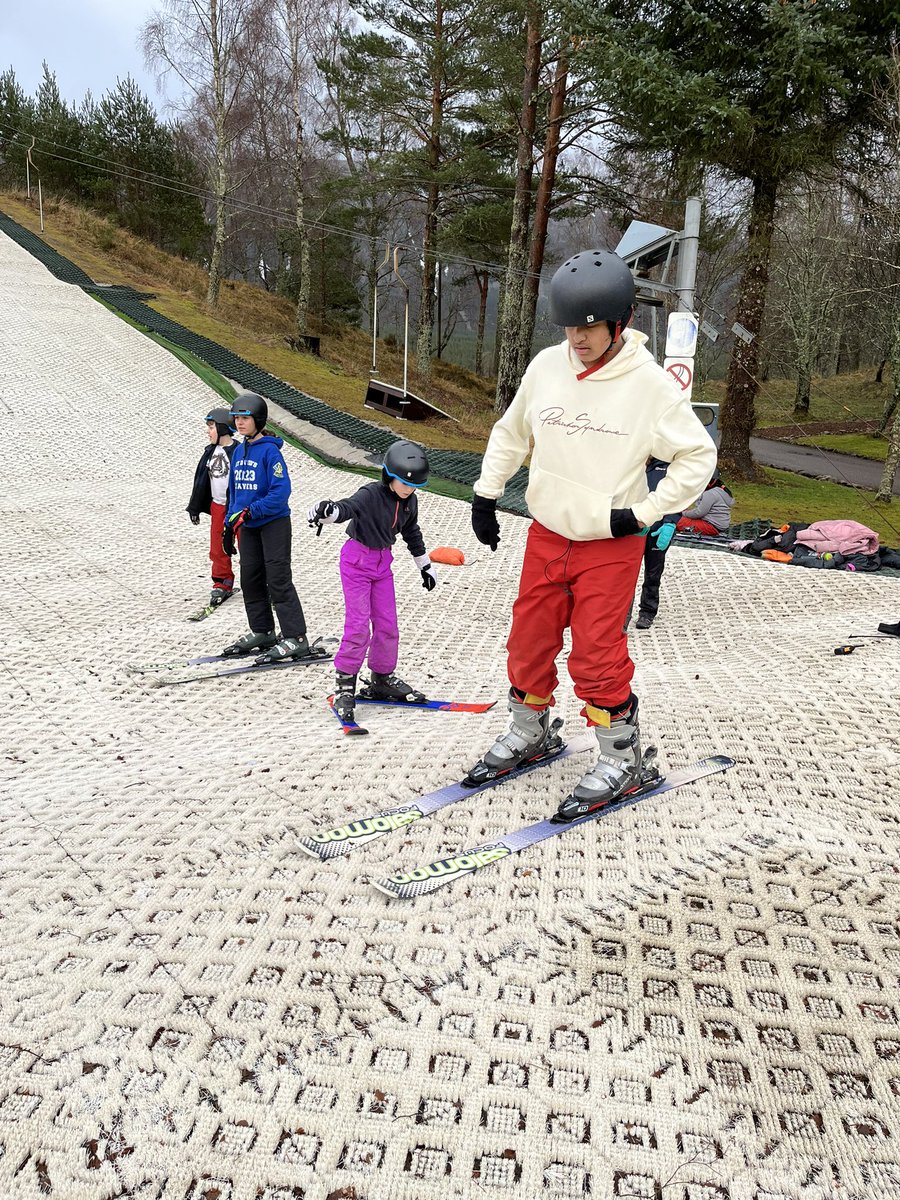 saintdavidsrcps's tweet photo. Some super skiers in group 1. https://t.co/RQ0Y4BoeT7