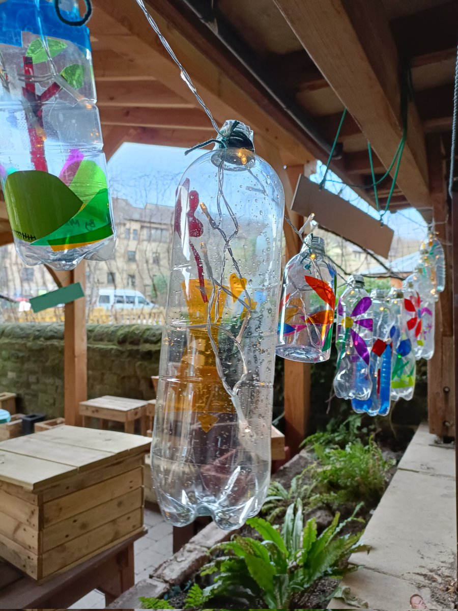 Bottles going up for our #messageinabottle project <a href="/LeedsInspired/">Leeds inspired</a> <a href="/ArtsMindsLeeds/">Arts & Minds</a> they'll be here for a couple of weeks if you fancy a visit to the fabulous <a href="/TCVhollybush/">TCV Hollybush</a>