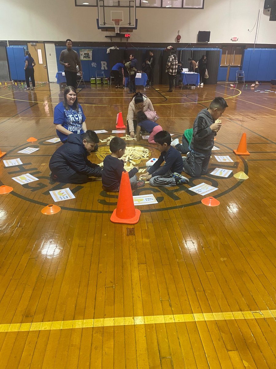 JLevidisPC's tweet image. Great turnout at STEAM Feast!  High engagement from students and their families at all of the different activities that were prepared for them!  Great job to all who helped make this event happen! #PCPride