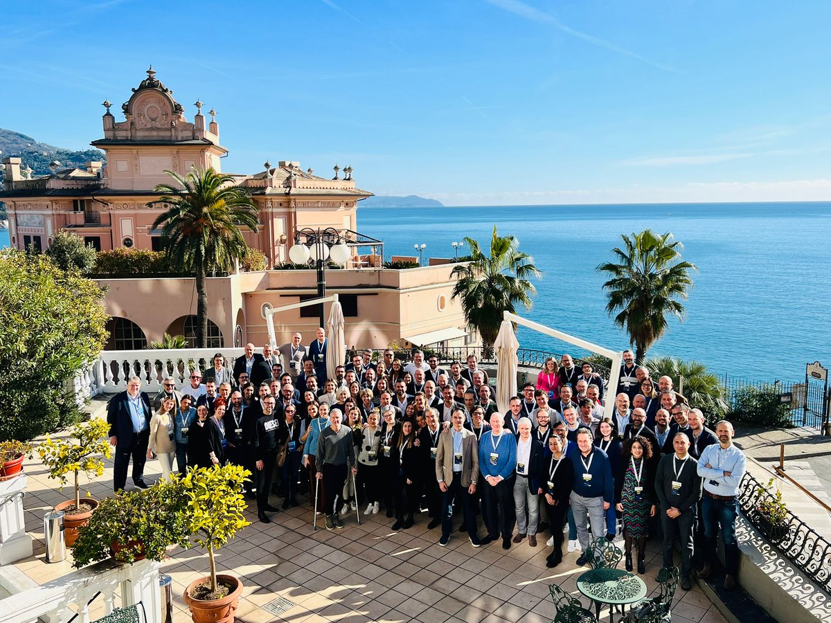 Vi presentiamo il nostro Dream Team Sanità!
Pronti a un 2023 di successi e nuovi grandi soddisfazioni!