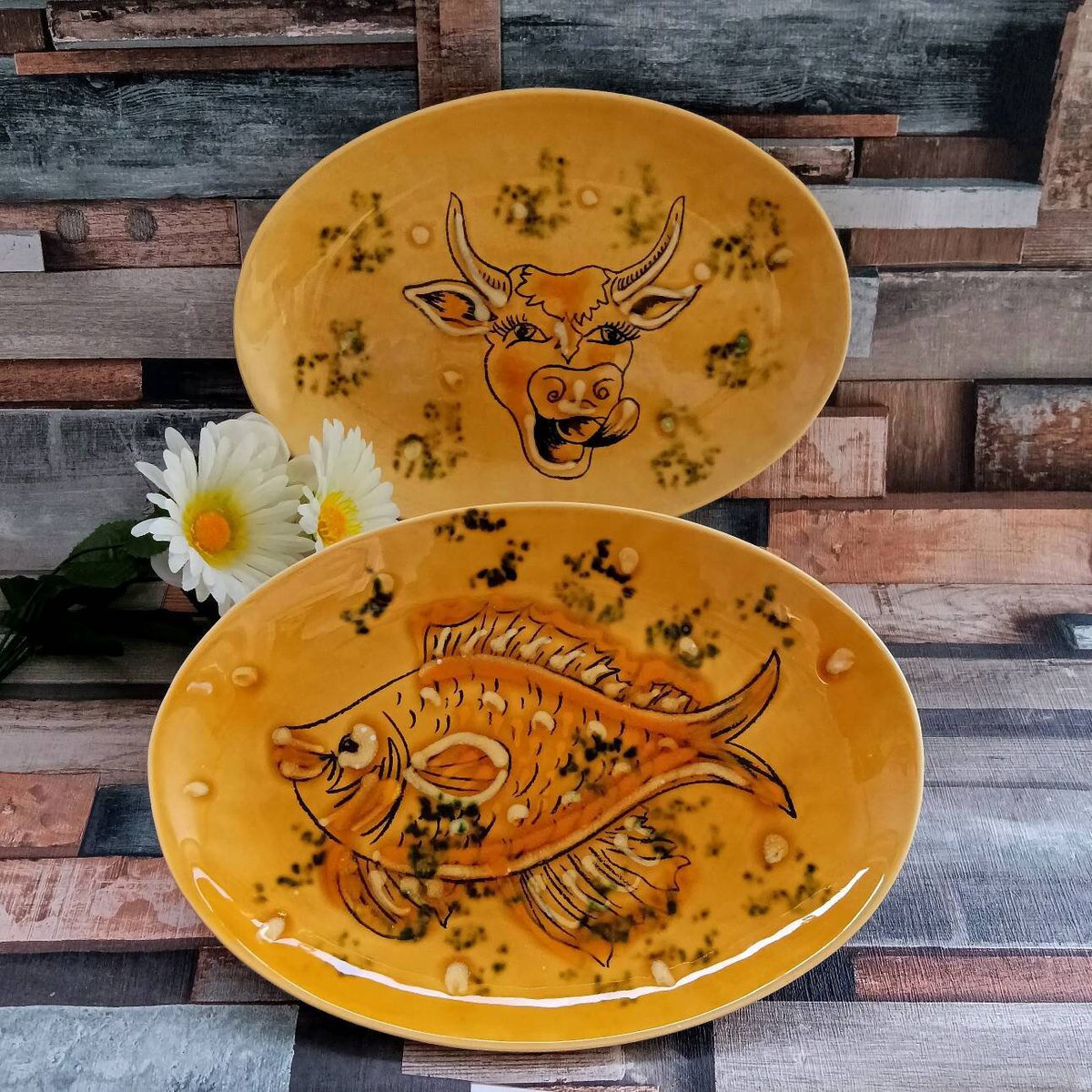 Excited to share the latest addition to my #etsy shop:  #sadointernational #ovalsteakplate #handpaintedpottery #ovalfishplate #retrodining #cowplate #beautifulplates #steaklover #meateater etsy.me/3l4ZeoH