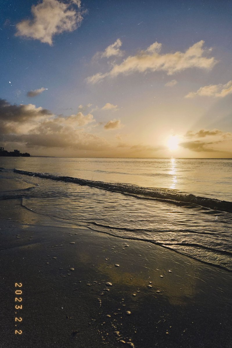 SimplyAlma111's tweet photo. Sunset Sippin' ☀️ Live By The Sun!
My Daily Dose Of Vitamin D And Sea! 😎🥰

#SaveWarriorNun #WarriorNun https://t.co/W1t15CBHbP
