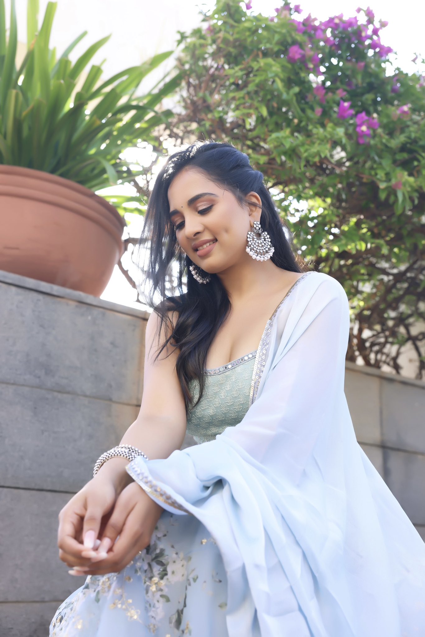 Fn9vbzmaQAIVEjq?format=jpg&name=large