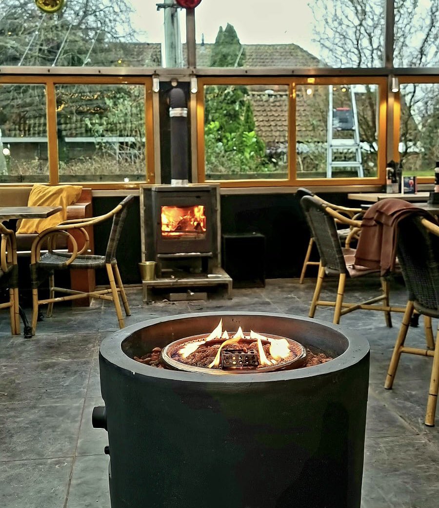 Alles is weer spik en span! De keuken vol in de voorbereiding😋. Vanaf morgen vr 3 feb zijn we weer geopend van di t/m zat van 11.00. Reserveren via hessel.nl of 0562448459 #Terschelling #groeneweide #diner #luch #food #hessel #tess