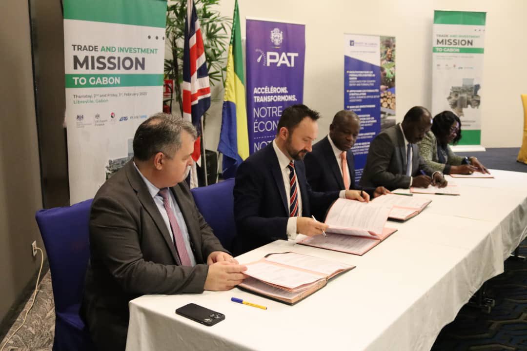 UKinCameroon's tweet photo. Historic moment in #Libreville today as 🇬🇧non-resident High Commissioner to Gabon, @ChrisDennysUK and the Head of @UKEF sign an MoU with the Government of the Republic of #Gabon 🇬🇦to foster strong economic bilateral ties. 🇬🇧🇬🇦 https://t.co/eWOtlzALjC