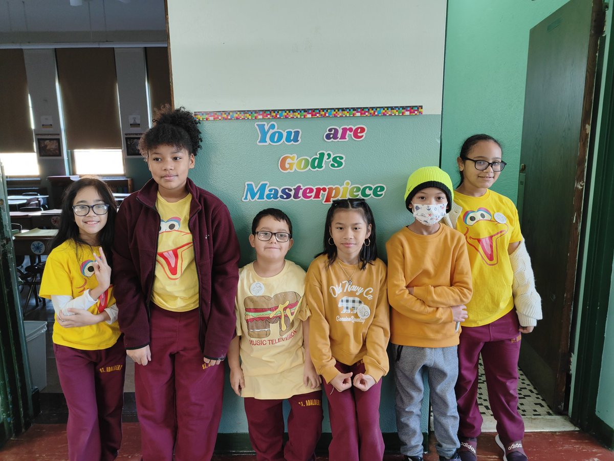 SACAELASS345's tweet photo. 4th Grade ready for Spirit Day!! https://t.co/yfn53jKGZy