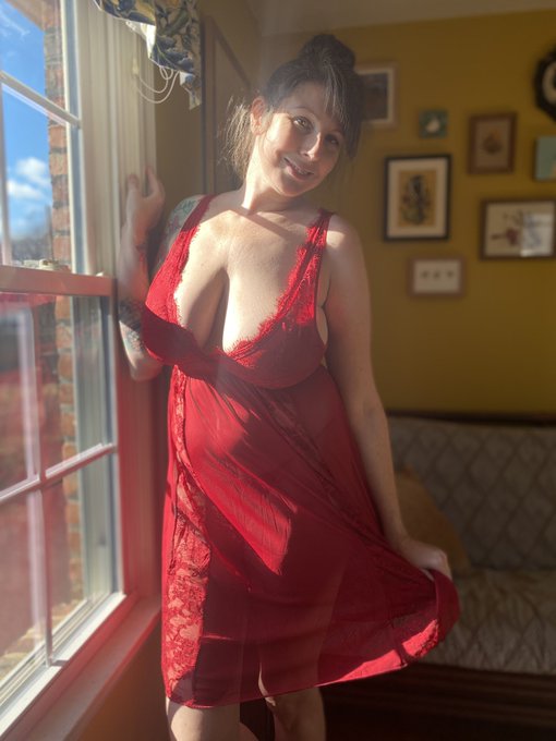 A clothed picture on a Thursday for the people that appreciate that kinda thing&hellip; 😉 https://t.co/6c2b<a href="/tag/fullbodyfriday"class="tags"><span>#fullbodyfriday</span></a>