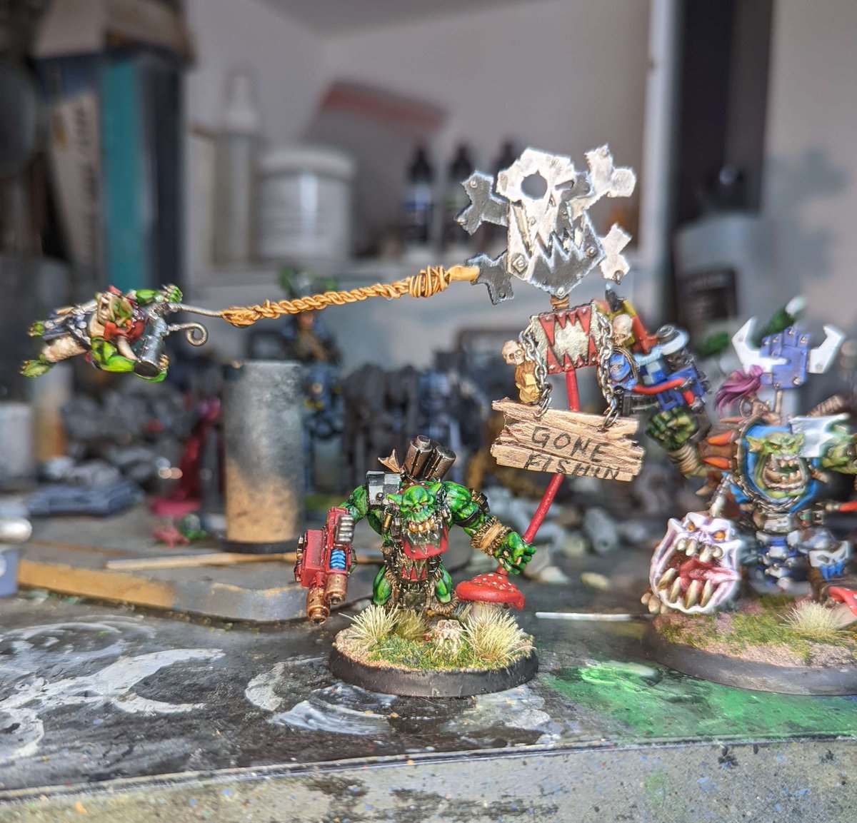 Excited for Orccon but still looking for more? Maybe you just bought a set of new figurines but not sure if you have time to paint them all?
Come check out the Slap Chop Speed Paint Tutorial, running Sunday Feb 19 11:00AM and learn how to paint with speed and style! #orccon2023
