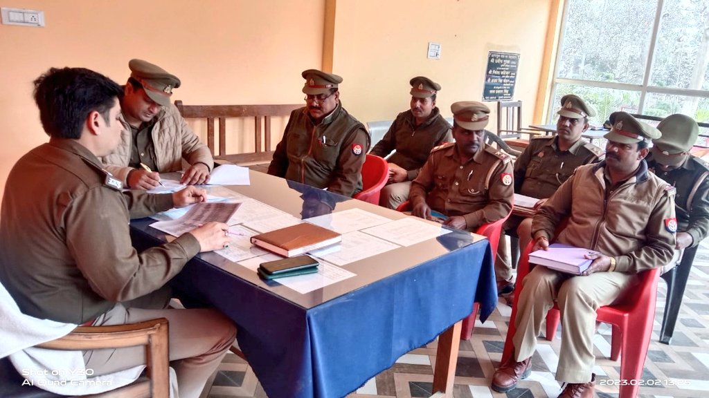 अपर पुलिस अधीक्षक महराजगंज द्वारा थाना घुघली के समस्त विवेचकों का ओ.आर. किया गया। लंबित विवेचनाओं की समीक्षा की गई एवं अकारण विवेचनाओं को लंबित रखने वाले विवेचकों को सख्त हिदायत देते हुए समयबद्ध निस्तारण हेतु निर्देशित किया गया।
#UPPolice