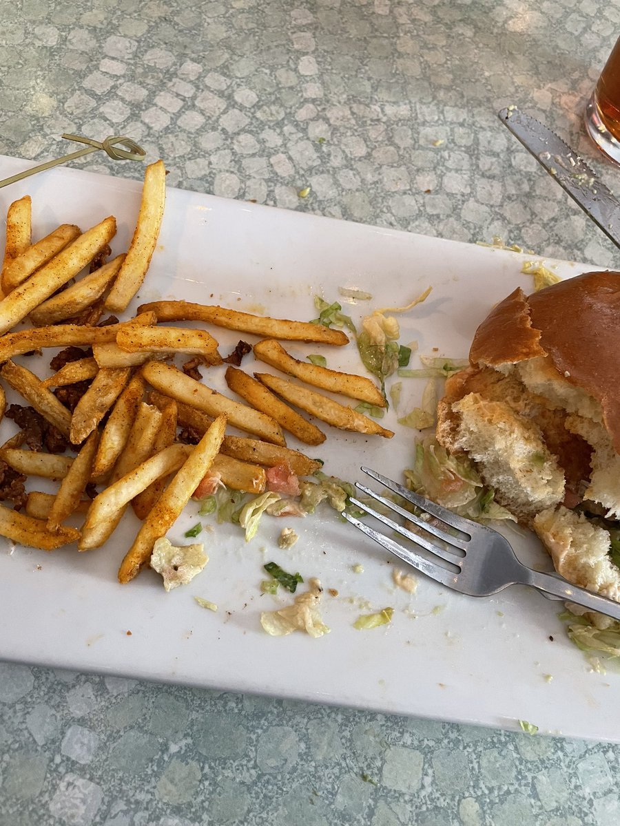 leigh_frazier2's tweet photo. #RoanokeRestaurantWeek yummy lunch at Hatch!  The California was delicious!  Love restaurant week. https://t.co/H3Z7rErh2V