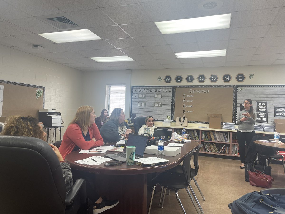 @EctorCountyISD Dedicated leaders at Cavazos Elementary working on a Saturday to improve their coaching skills! 💪#LevellingUp #Good2Great @ErinBueno2 @LalonnieK @Ecisd_OC