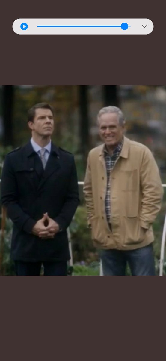 DorothyEubank16's tweet photo. Oliver gets the scare of his life on that mountaintop! He just found his Dad again and then nearly loses him! @MarthaMoonWater is the master of the unexpected! @Eric_Mabius #POstables need more of #MoonwaterMagic and #MoreMabiusMagic! #NewSSDin2023 @hallmarkmovie @SamanthaDiPippo https://t.co/6C75ohVoFp