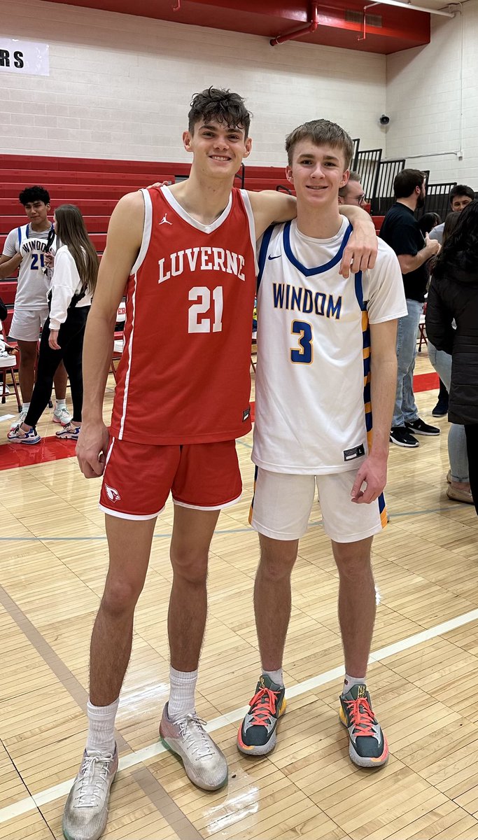 AAU teammates. Opponents tonight. 
Great game guys! 
⁦<a href="/SWMNStars/">SWMN Stars BBall</a>⁩
#StarsFam