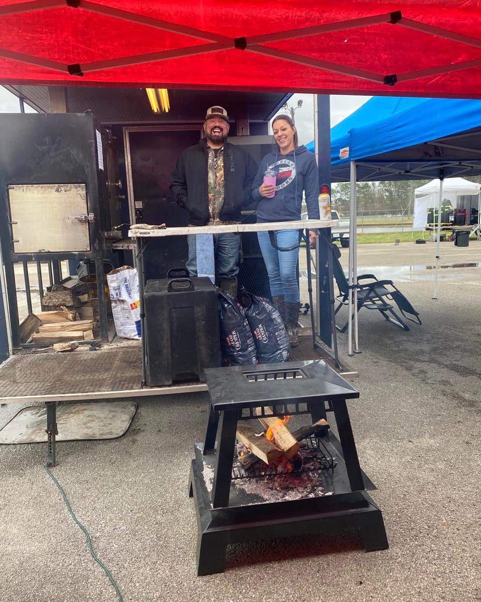 BootShootersBBQ's tweet photo. Right on schedule! 
Nothing better than a fire and winning meat on the pit 😉🏆🥩 https://t.co/gIQxZQ4x6Y