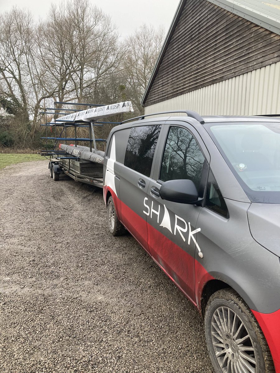 #monktonrowing Massive thank you to Bluefriars charity for the new Hudson 4x 🙌 a huge donation for girls squad rowing at Monkton 👏👏👏👏