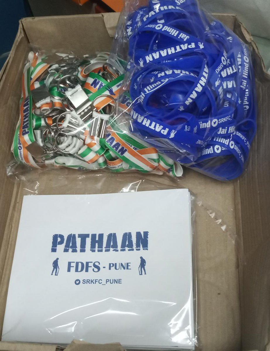Our #Pathaan special Wristbands &amp; keychains are ready for our special FDFS show at #Pune 😍

RT if you loved it.

<a href="/iamsrk/">Shah Rukh Khan</a> <a href="/yrf/">Yash Raj Films</a>