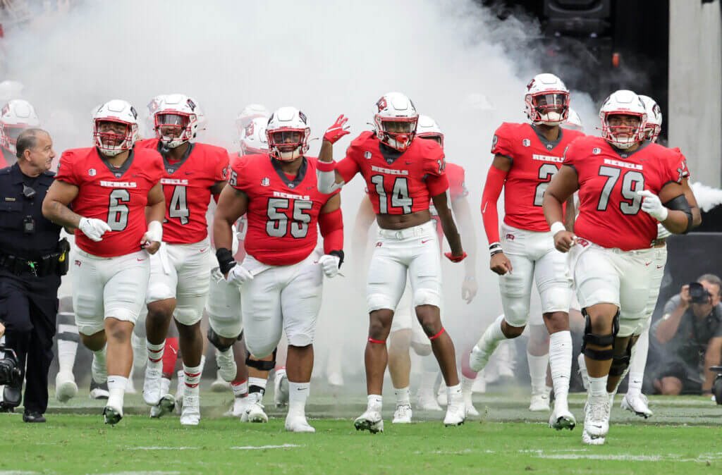 Darnell Williams โ (@iamdwilliams25) on Twitter photo #AGTG I am blessed to receive an offer from UNLV <a href="/unlvfootball/">UNLV Football</a> <a href="/Coach_Odom/">Barry Odom</a> <a href="/ThankfulCoach/">Coach Matt Richardson</a> <a href="/Lmacc21/">ใฝovin โ ๐</a> <a href="/ArRecruitingGuy/">Richard Davenport</a> <a href="/EarlGill10/">Earl Gill</a> <a href="/samspiegs/">Sam Spiegelman</a> <a href="/JeremyO_Johnson/">Jeremy Johnson</a> #AGTG I am blessed to receive an offer from UNLV <a href="/unlvfootball/">UNLV Football</a> <a href="/Coach_Odom/">Barry Odom</a> <a href="/ThankfulCoach/">Coach Matt Richardson</a> <a href="/Lmacc21/">ใฝovin โ ๐</a> <a href="/ArRecruitingGuy/">Richard Davenport</a> <a href="/EarlGill10/">Earl Gill</a> <a href="/samspiegs/">Sam Spiegelman</a> <a href="/JeremyO_Johnson/">Jeremy Johnson</a>