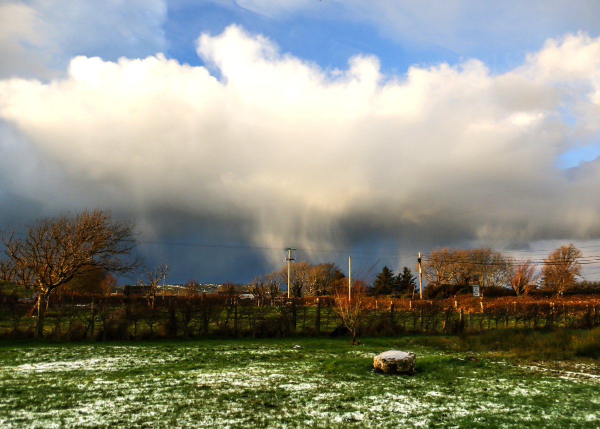 gerryodonnell0's tweet image. One of the snow showers from a very cold week in the Northwest.
 #Sligo #snow 
@CarlowWeather #rteweather
