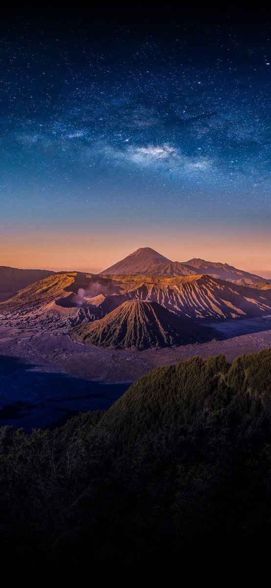 KatushabeRobs's tweet photo. ⛰️🌃 https://t.co/NgwuEW29dq