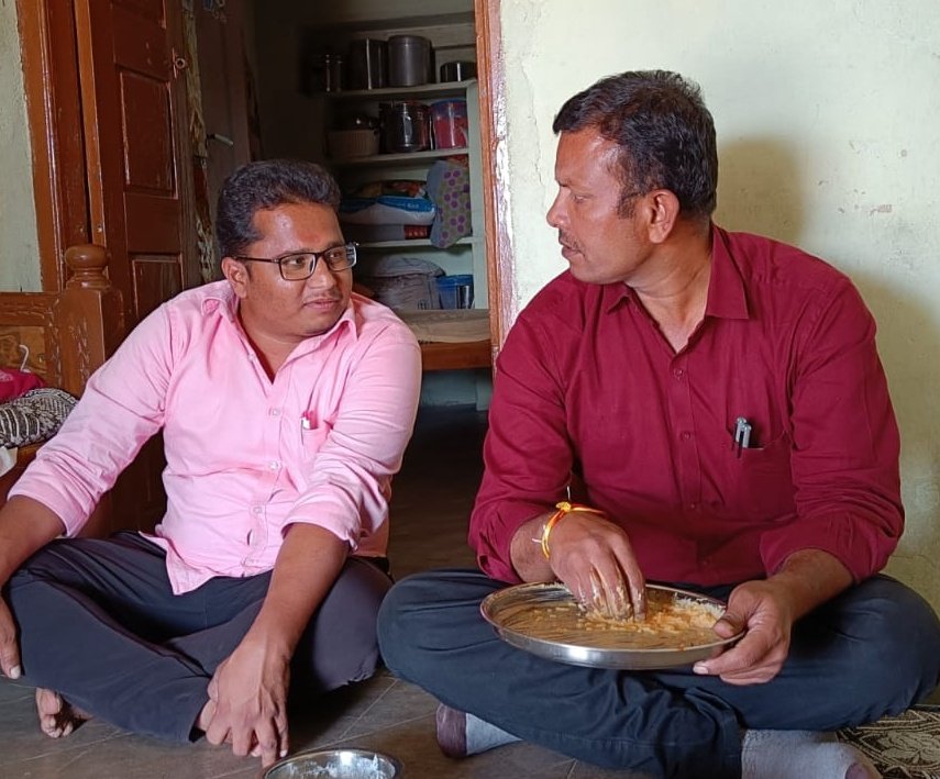 RMaachana's tweet photo. #మాచన ఆలోచన.
#Hyderabad లో
మీ..#Maachana 
మీ ఇంట.
#friendly #lunch vth #friend
&amp;
#TobaccoControl #stalwart.
2
#SayNoToTobacco.

#Sunday.
మన భోజనం.
కావాలి 
#పొగాకు నియంత్రణ #ప్రభంజనం.
Me 
like veg.
#tomoto పప్పు + #green #chillies 
DM 4 invite.
ఆసక్తి ఉంటేనే?! https://t.co/uqkwqaAdGT