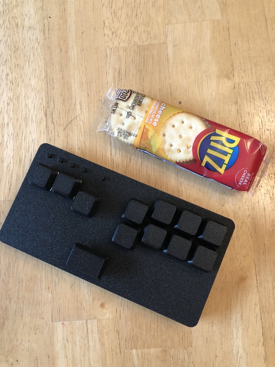 RedFin_'s tweet image. Got a @KeyboxArcade and I gotta tell ya, it feels smooth, comfy, and easy to carry around. Making the transition from ps4 pad to this, so it’ll take getting used to. Great controller! (Crackers for size comparison)