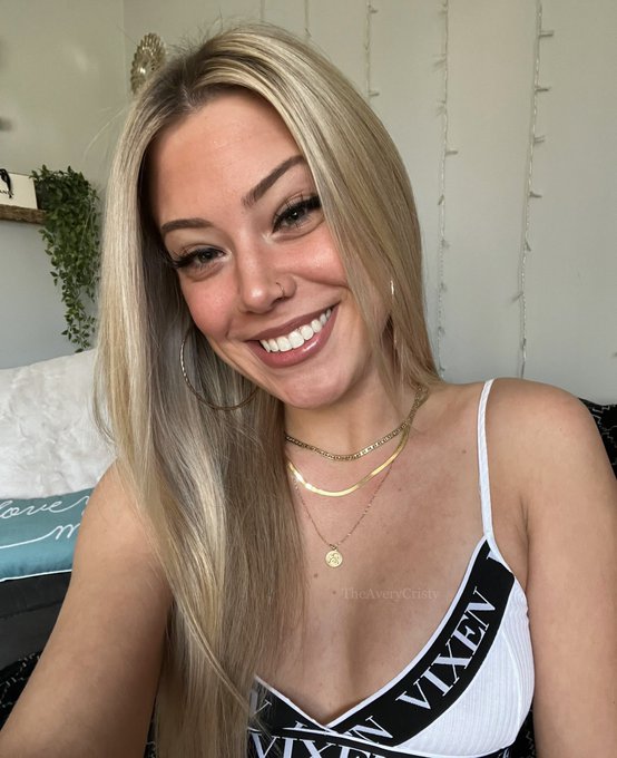 Come talk to me!!! ❤️&zwj;🔥🫠  ➡️ https://t.co/mOsHU4mkRf 💬 ➡️ https://t.co/BS1YoaHUMg 📞 https://t.co/u9d