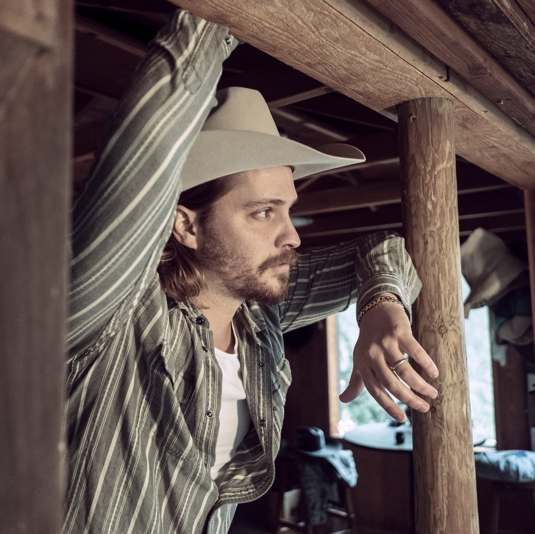Wishing Luke Grimes a very happy birthday today! 