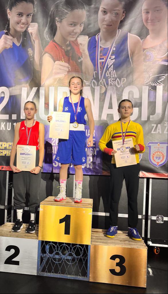 England_Boxing's tweet photo. NATIONS CUP WINNER! 🥊
Junior Under 48kg - Ruby White (England 🏴) beat Frederica Ceravulo (Romania 🇷🇴) by a RSC (first round) 👊
Brilliant stuff, Ruby! 🥇
#englandboxing #womensboxing #juniorboxing https://t.co/4Q1EH5ZH2u