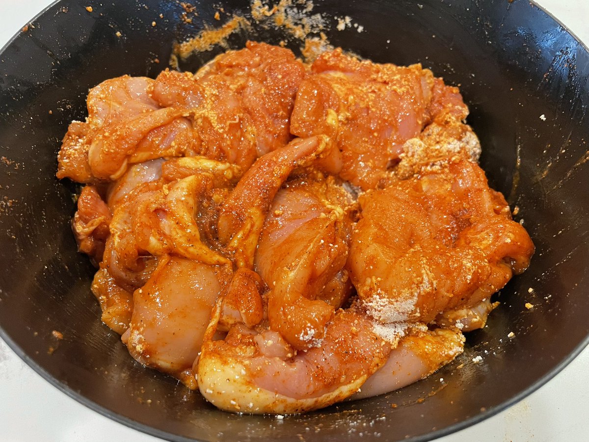 BaconGuRoux's tweet image. Making up some #NashvilleHotChicken sausage to throw on the smoker 

#NashvilleHot #HotChicken