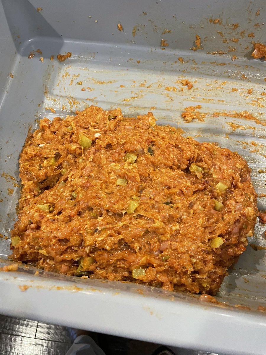 BaconGuRoux's tweet image. Making up some #NashvilleHotChicken sausage to throw on the smoker 

#NashvilleHot #HotChicken