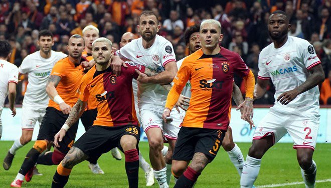🔘 Galatasaray 2-1 Antalyaspor
⚽️ 49’ İcardi
⚽️ 55’ Luiz Adriano
⚽️ 59’ Floranus (k.k)
🔴 90+10’Luiz Adriano

🧷Maç sonucu.

👇Bizi takip et,futbolu takip et.@FutFollowSports 

#GSvANT #GalatasaraySK #Galatasaray #Icardi #SüperLig