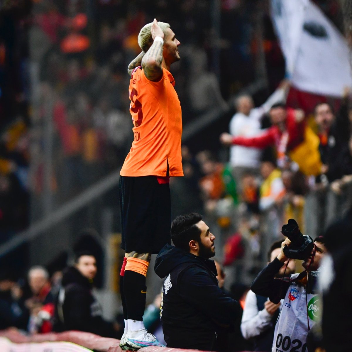 Oops I did it again

✋🙂🤚