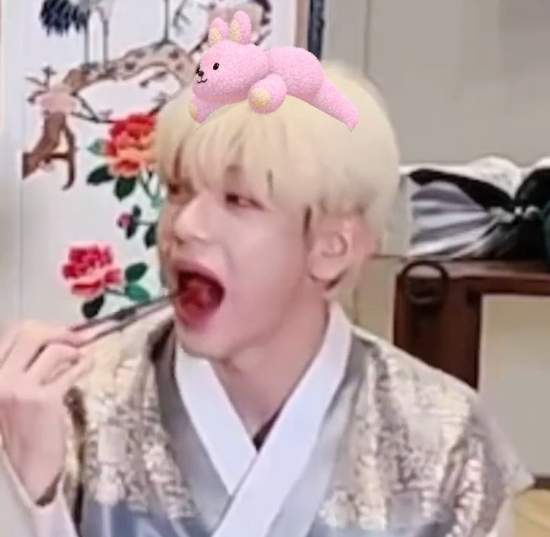 exhellobsoobinx's tweet photo. กินหมด ไม่สน  https://t.co/mhVOfZiqdG