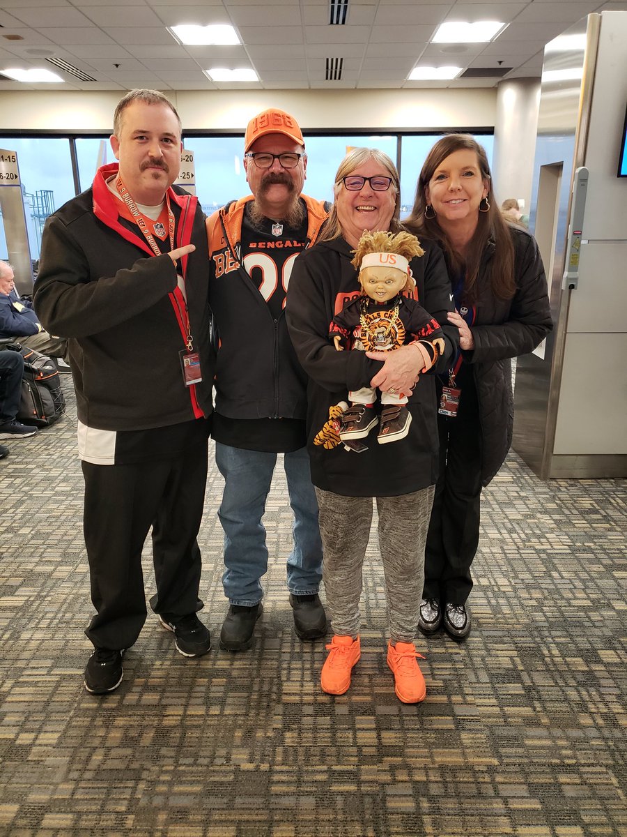 kdwhodey's tweet image. Some of our #Favs at #PortColumbus #southwestair #BengalsFans
#WhoDey