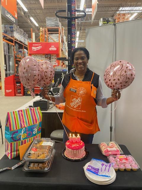simonebushell8's tweet image. Pre Birthday Surprise celebration from my Pro and Tool rental team ❤️ ❤️! Today I give thanks to God for another milestone and I am blessed to work with this amazing team! Thank you 😊 
@fearon_frank @Tino_Longobardi