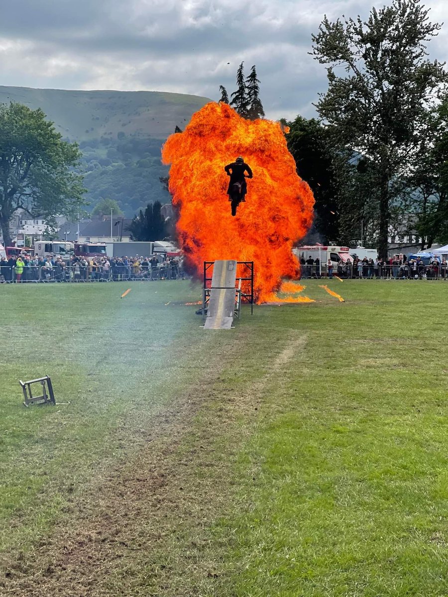 FlyinRyanstunts's tweet photo. More stunts at more new shows for 2023
#flyinryanstunts #stuntrider_jc #tastytinastunts #stillflyin https://t.co/gSMCQTh5GS