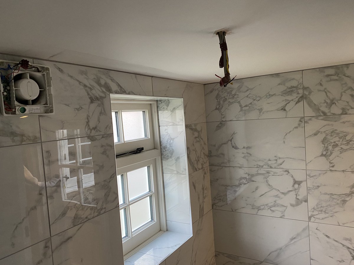 stark_colin's tweet photo. @lovelycottage_ New bathroom and kitchen being installed this January, ready for the year ahead.  #Norfolk #Cottageholiday #beachlife https://t.co/UqziVL2ron